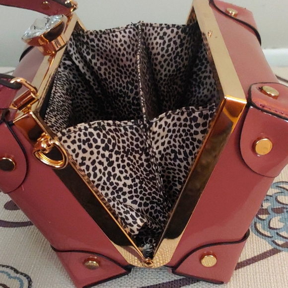 Box Handbag - Picture 3 of 4